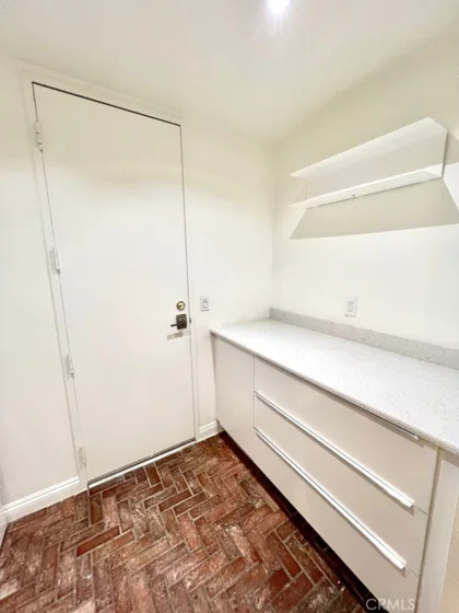 700 S Lake Avenue #111 photo 33