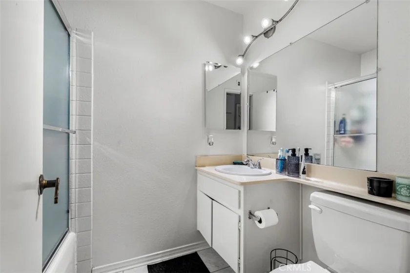 2502 N Tustin #C photo 25