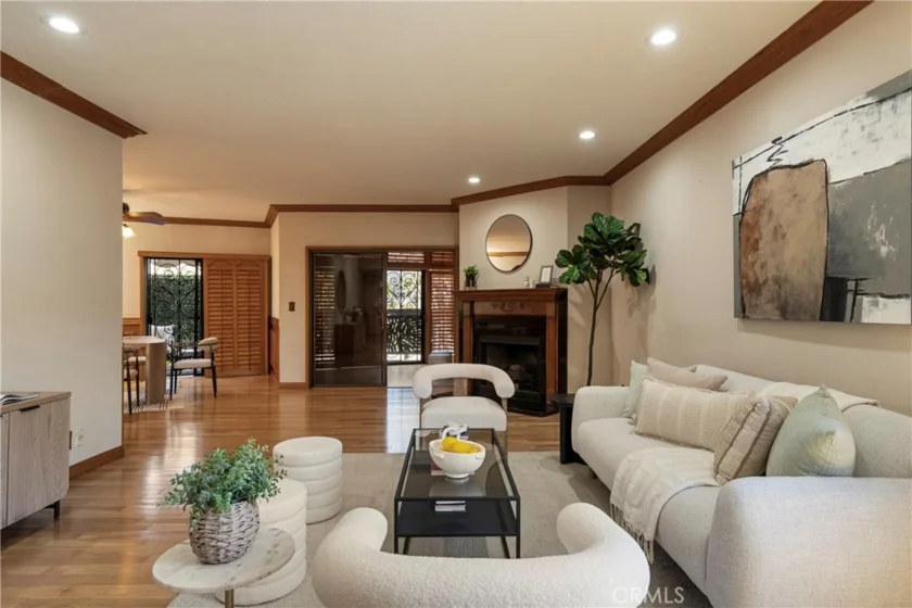 4444 Wilshire #102 photo 40