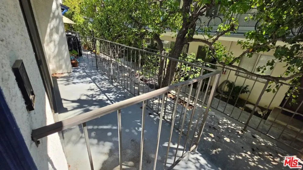 1018 6th Street #C photo 3