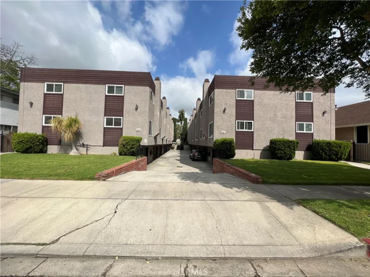 427 Thompson Avenue #2 photo 1