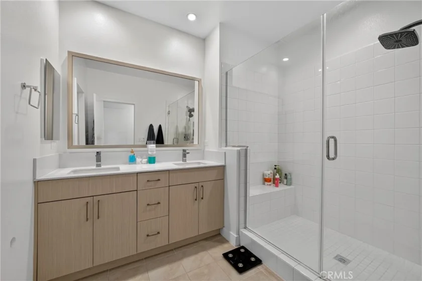 4810 Long Beach photo 27