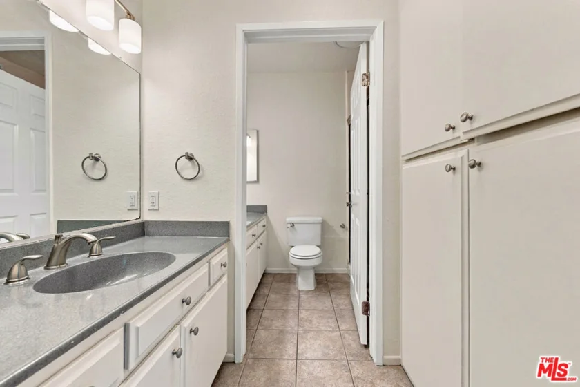 11918 Avon Way #102 photo 28