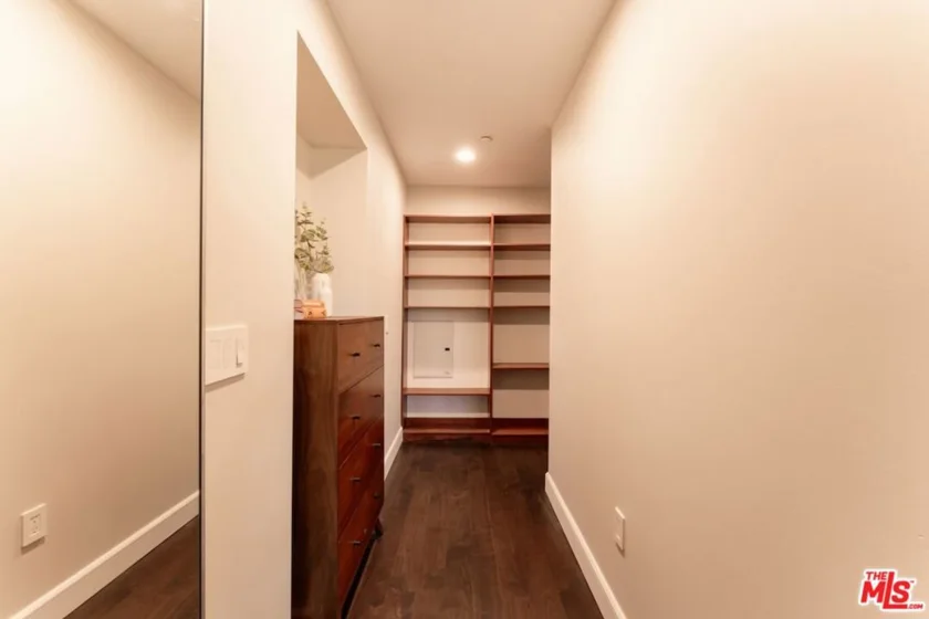 447 N Doheny Drive #101 photo 25