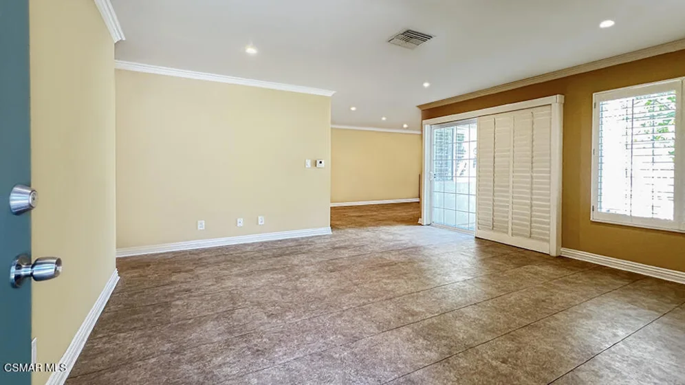 6501 Vanalden Avenue #6 photo 4