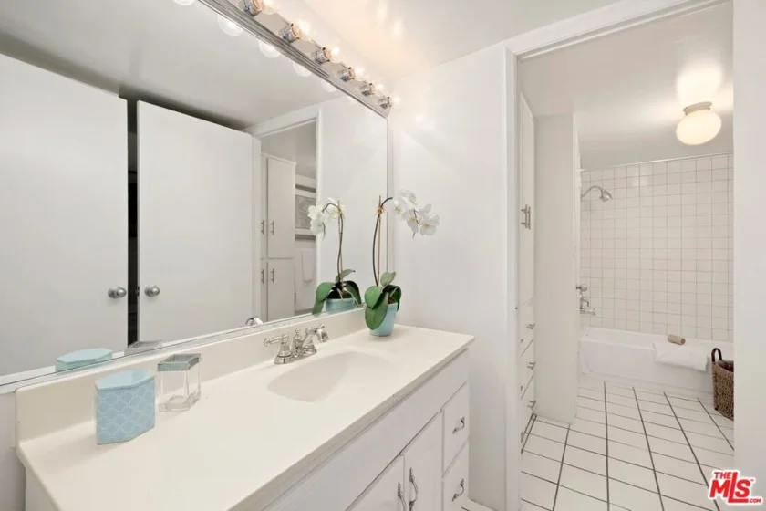 10966 Rochester Avenue #6B photo 11