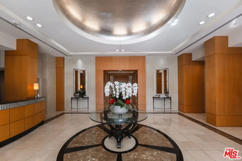 10445 Wilshire Boulevard #1402 photo 4