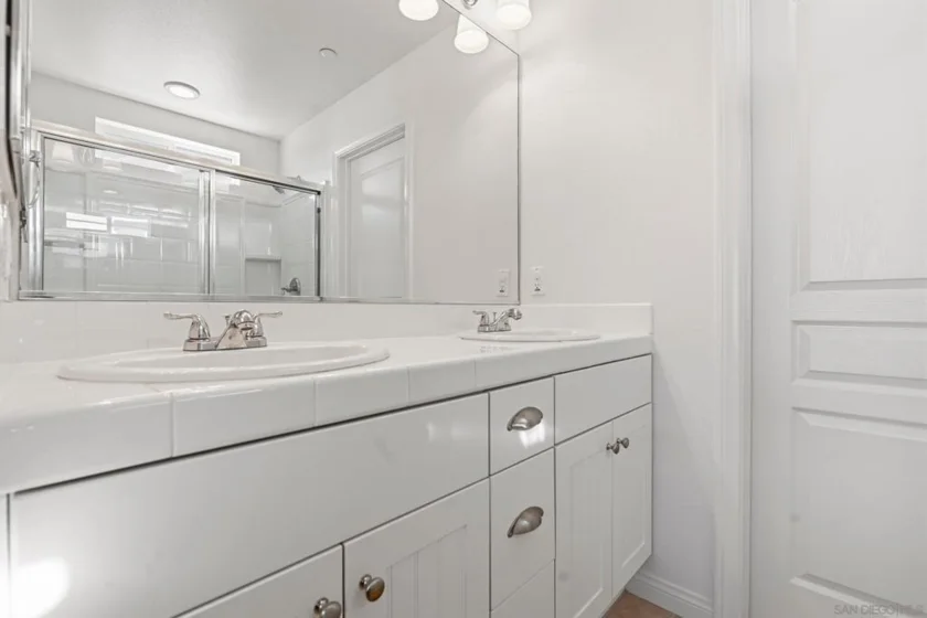 845 Harbor Cliff Way #305 photo 28