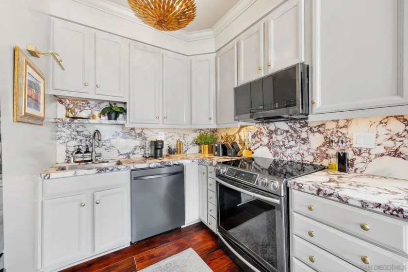 702 Ash Street #704 photo 21