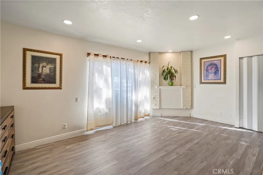 21219 Roscoe photo 2