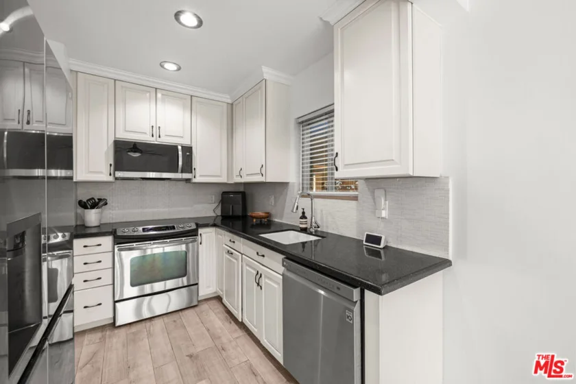 5651 Windsor Way #101 photo 6