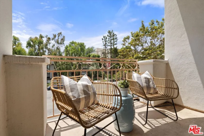 1920 S Beverly Glen Boulevard #101 photo 8