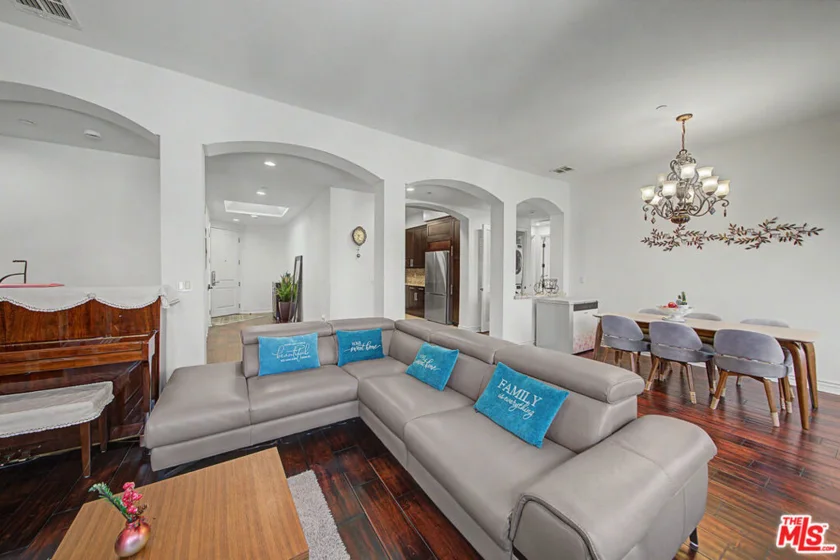 5057 Maplewood Avenue #PH4 photo 30