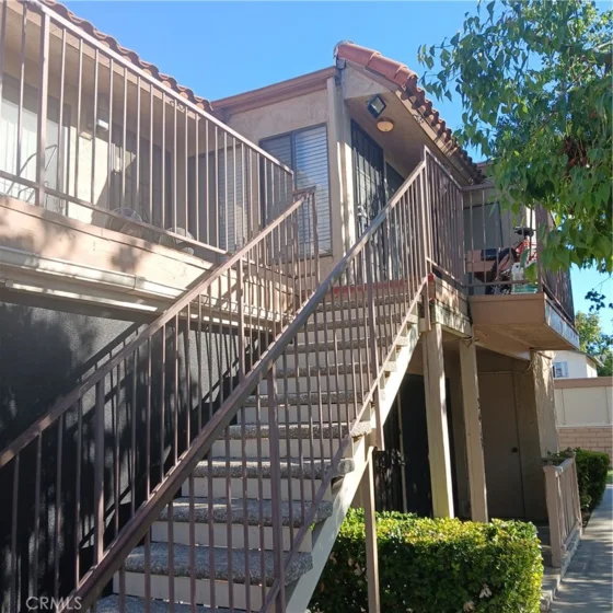 2433 West Acacia Avenue photo 1