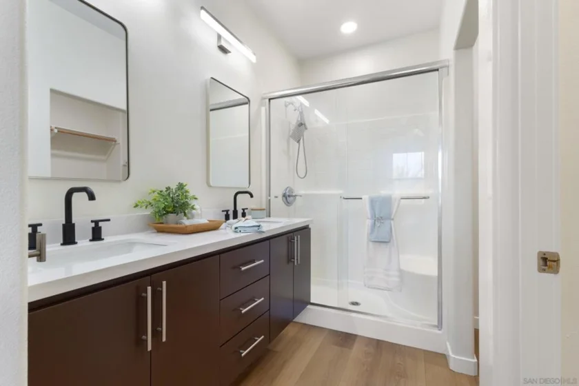 2104 Cosmo Way photo 37