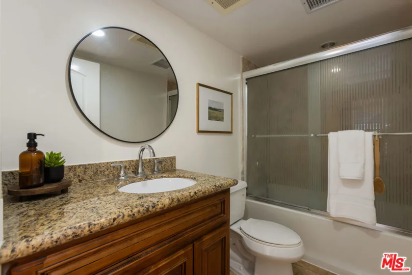 4733 Elmwood Avenue #102 photo 29