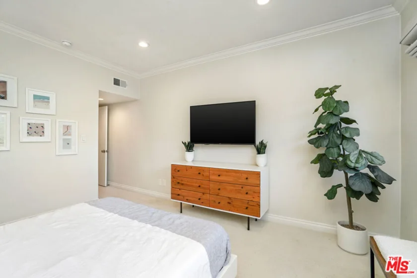 125 Montana Avenue #204 photo 12