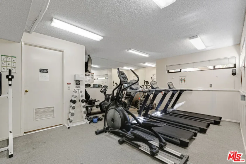 5215 White Oak Avenue #2 photo 22