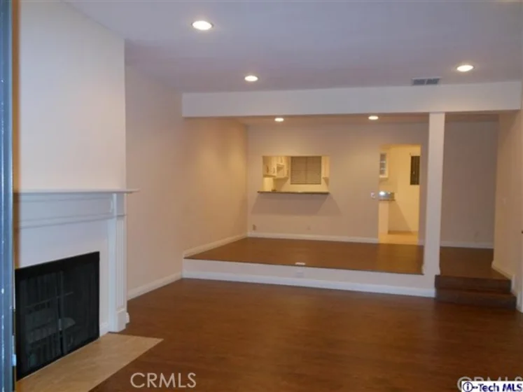 13948 Moorpark Street #4 photo 1