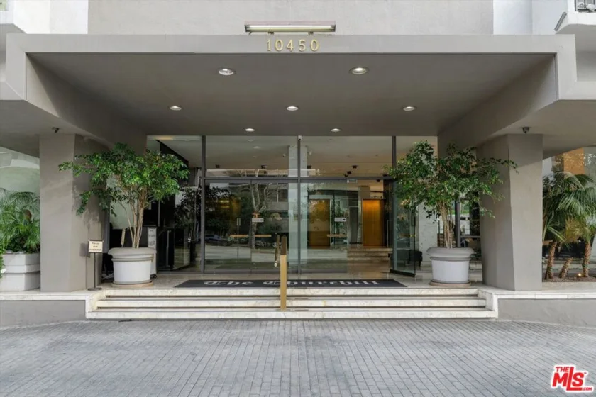 10450 Wilshire Boulevard #10J photo 32