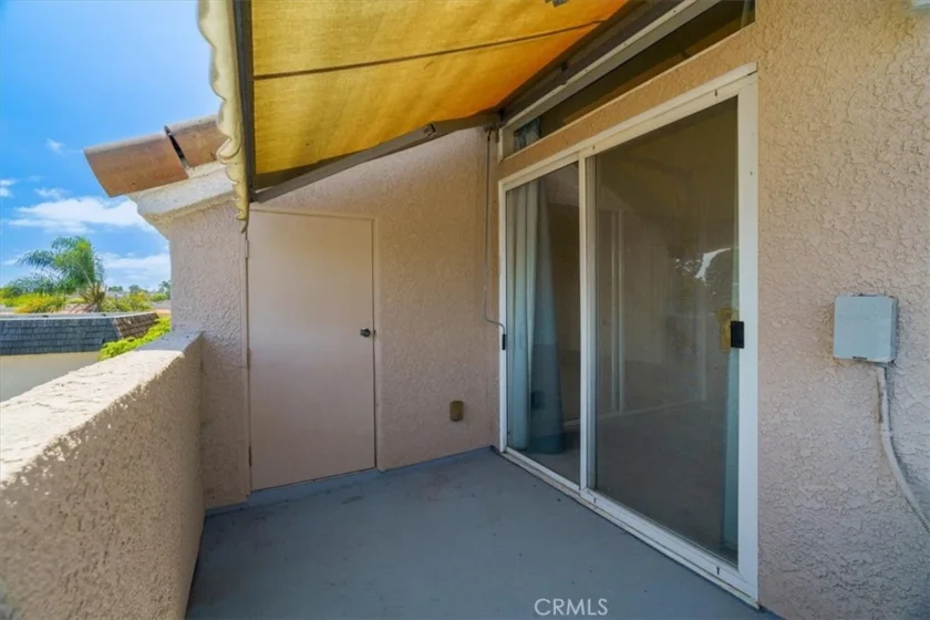 4561 Warner photo 20