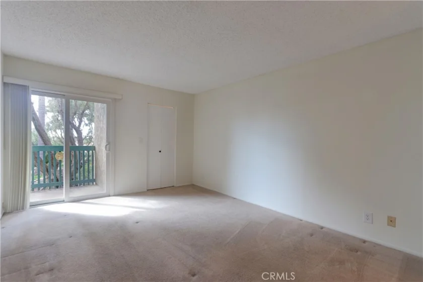 424 N Bellflower #101 photo 32