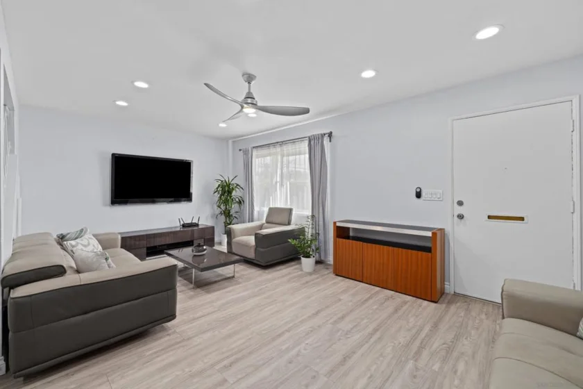 8022 Winter Gardens Boulevard #C photo 1