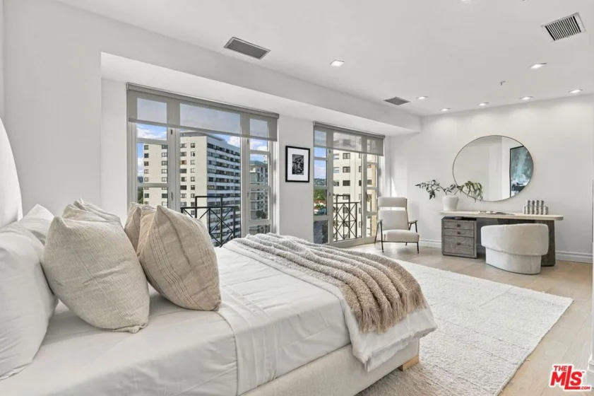 10580 Wilshire Boulevard #36 photo 12