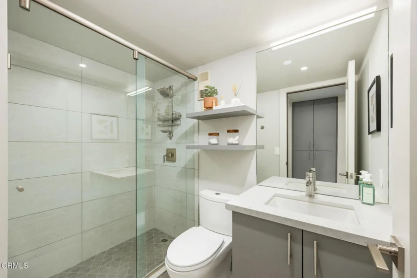 343 Pioneer Drive #101 photo 24