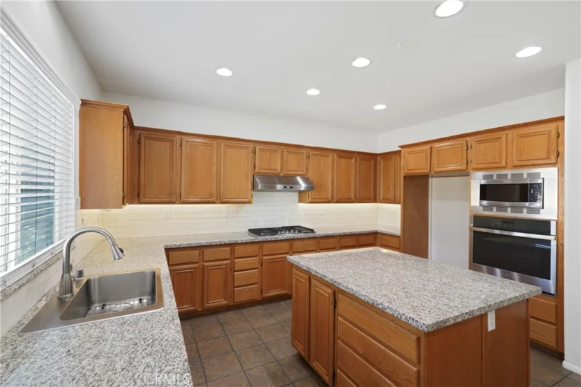 38090 Sherwood Street photo 13