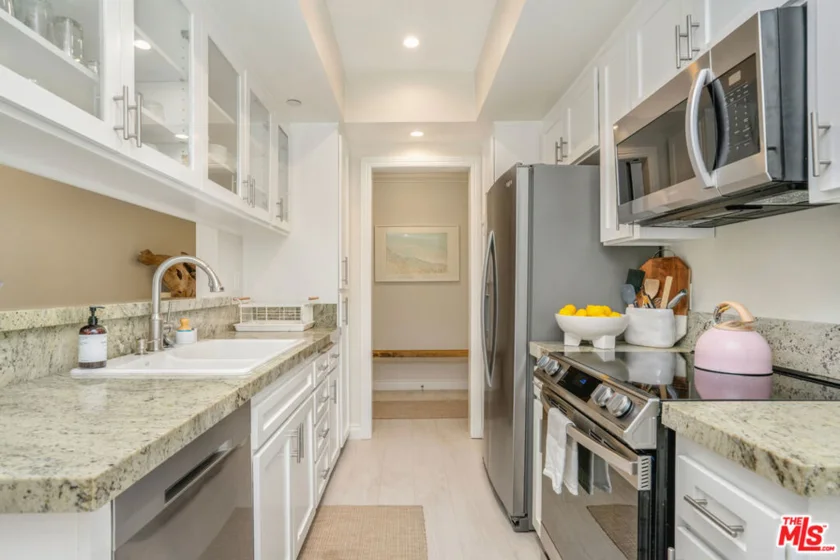 125 Montana Avenue #204 photo 8