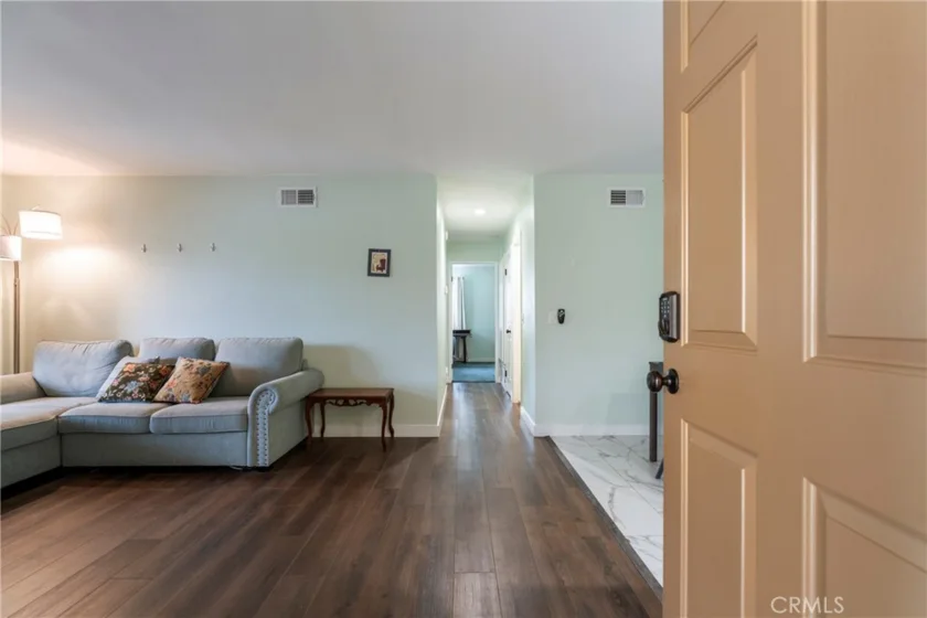 1114 W Blaine #204 photo 2