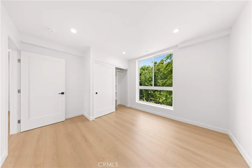 176 N Catalina Avenue #404 photo 18