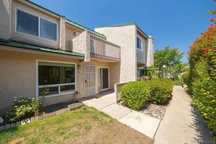 687 Ascot Drive #H photo 14