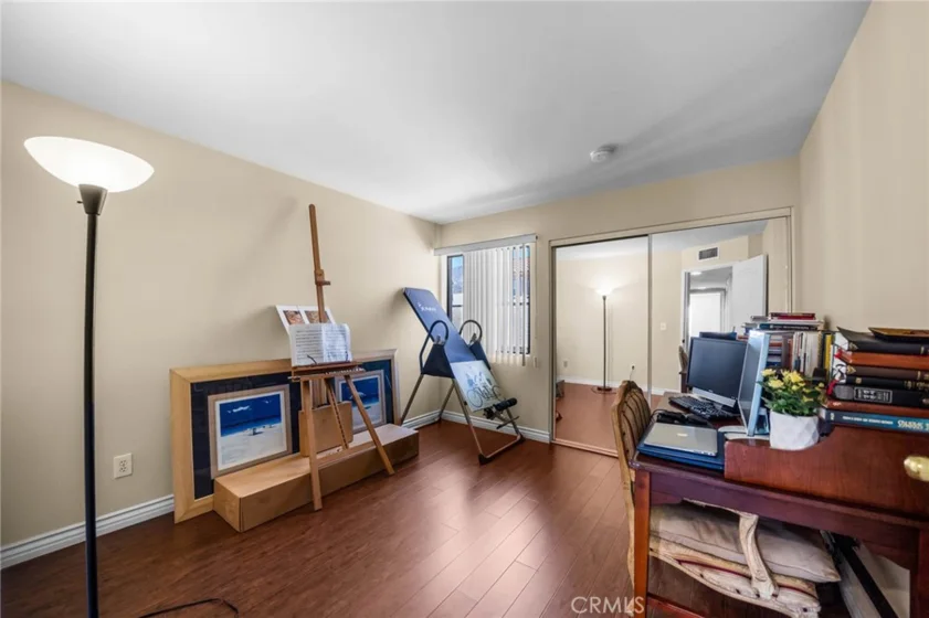 554 E San Jose #203 photo 17