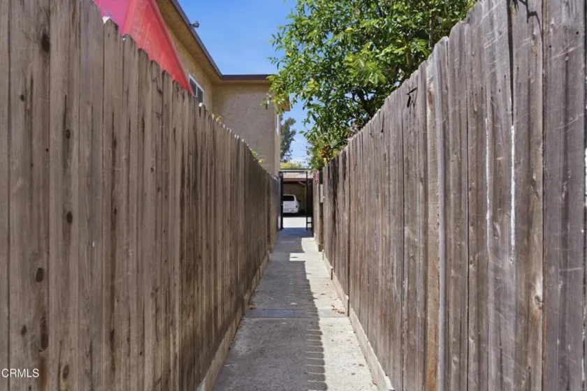 9051 Cedros Avenue #8 photo 21
