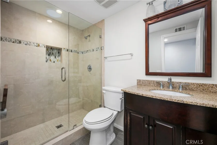 9658 Bloomfield Avenue photo 21