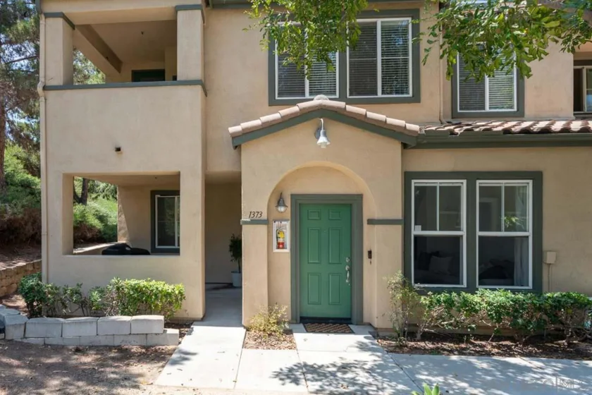 1373 Cassiopeia Lane photo 2