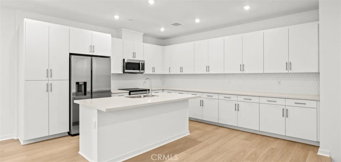 107 S Laxore Street #404 photo 6