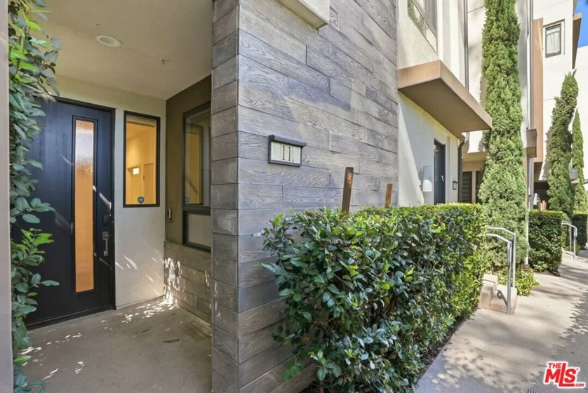 2111 N Cahuenga Boulevard #11 photo 13