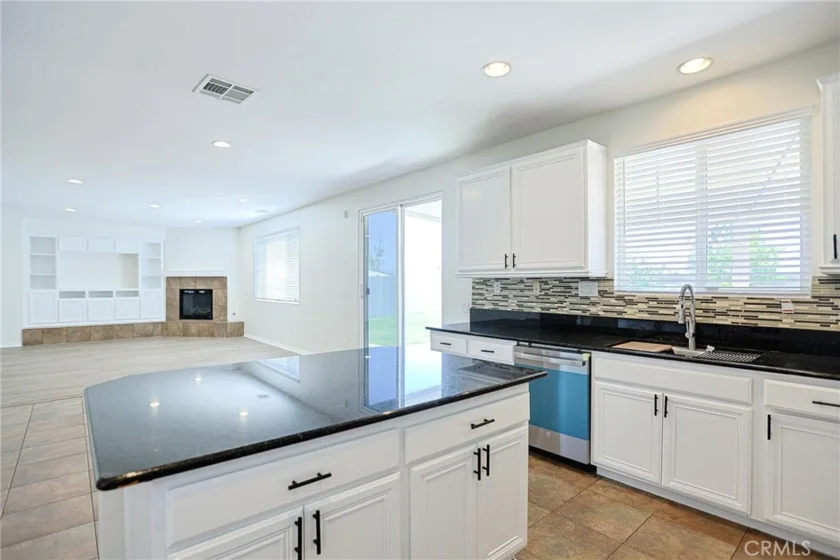 40322 Ariel Hope photo 25