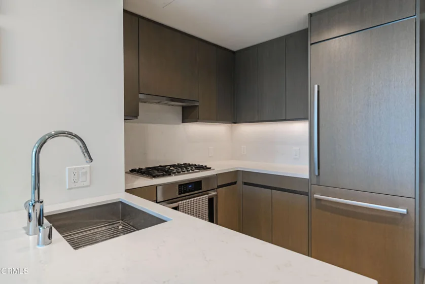 889 Francisco Street #802 photo 16
