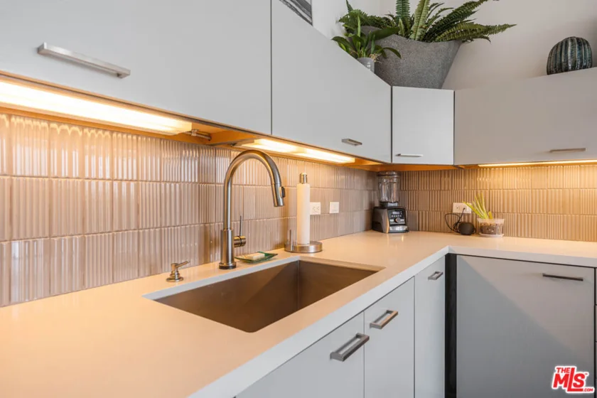 751 N Fairfax Avenue #4 photo 23
