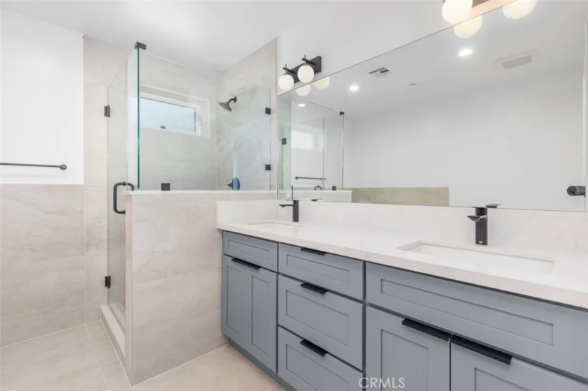 176 N Catalina Avenue #403 photo 17