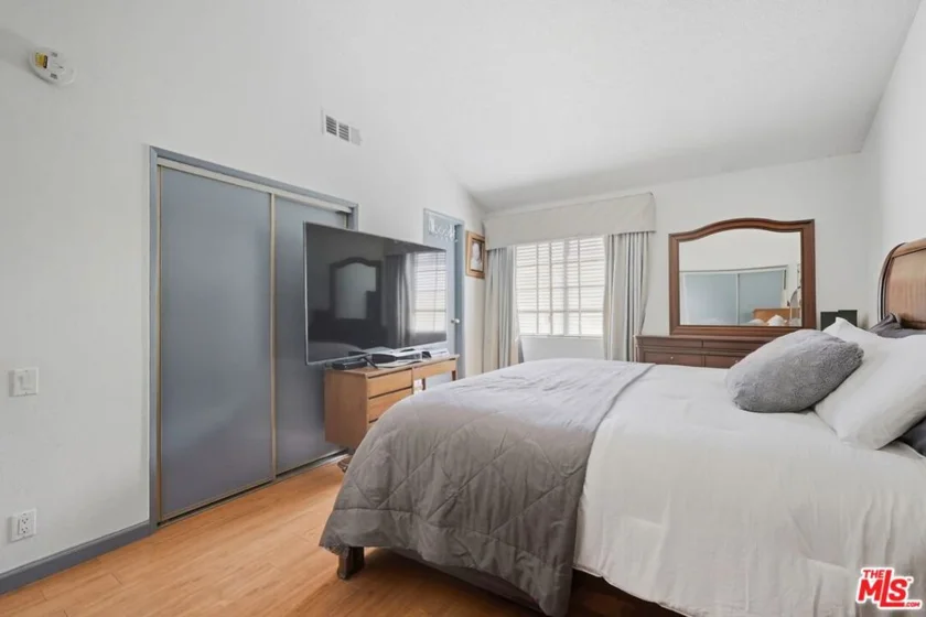 7422 Hazeltine Avenue #3 photo 21