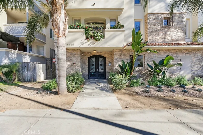 4550 Coldwater Canyon Avenue #104 photo 1