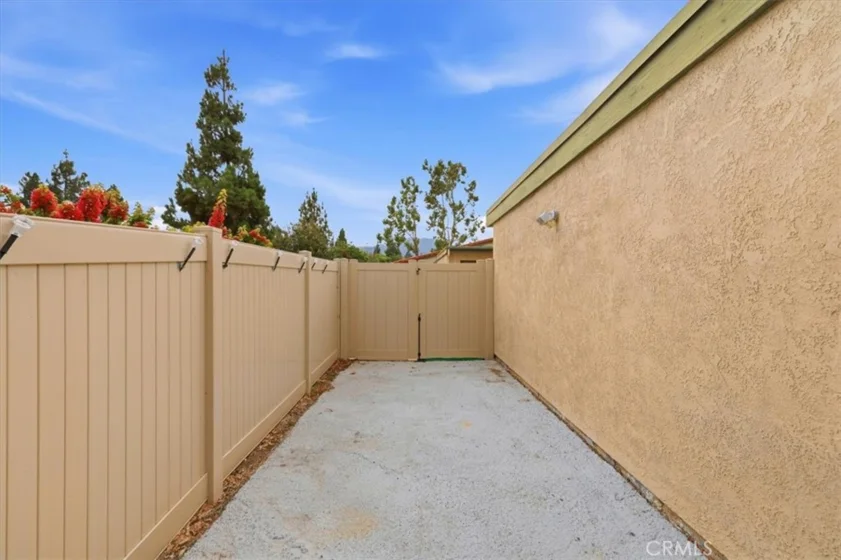 1304 Camelot Drive photo 35