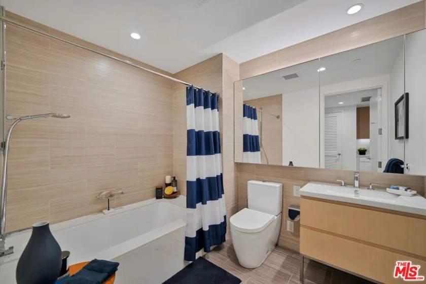 877 Francisco Street #626 photo 6