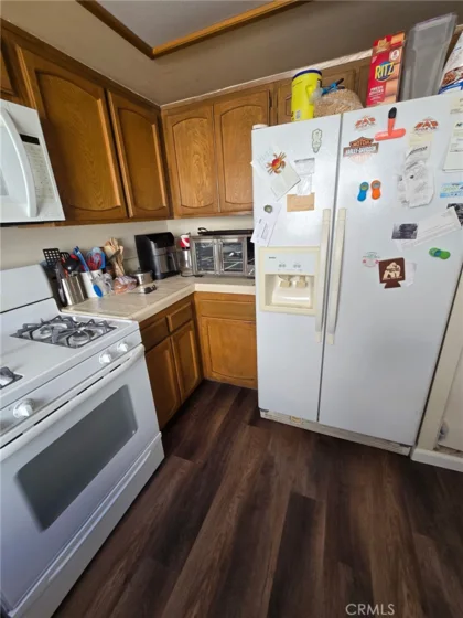 19451 Sherman Way #504 photo 9