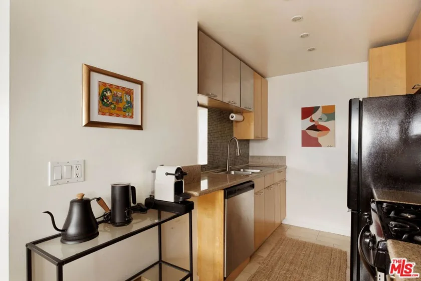 1021 N Crescent Heights Boulevard #207 photo 10